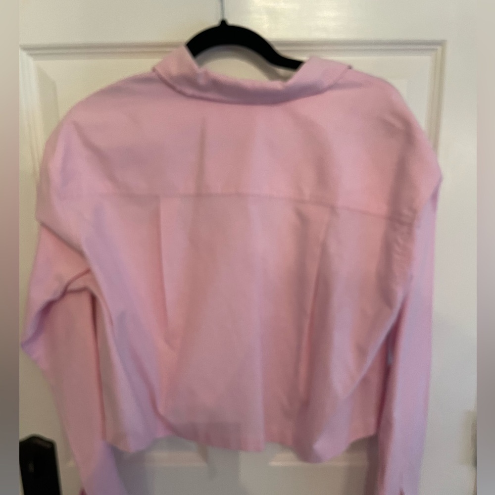 Good American cropped Oxford. Size 2 in brand is equivalent to a medium.